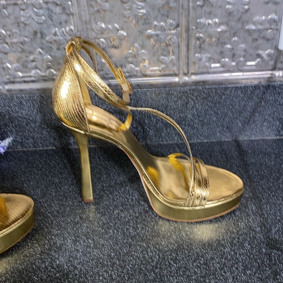 Jessica Simpson Gold Platform Heels - Picture 2 of 8